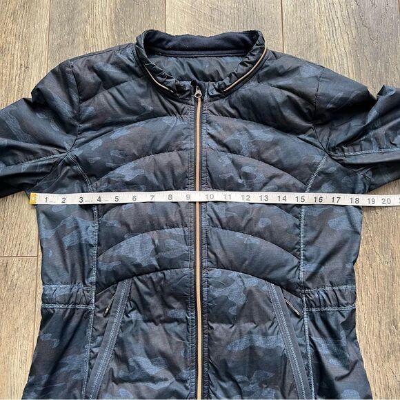 Lululemon Spring Fling Puffy Windbreaker Heathered Lotus Camo Oil Slick Blue 8 - Picture 13 of 16